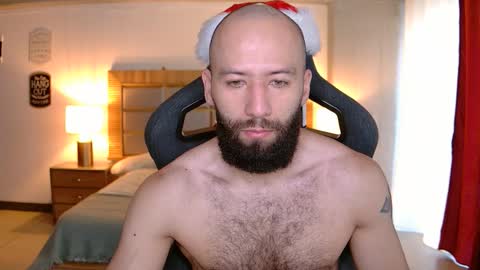 Snapshot of justin_hton chatting on December 19, 12:01 pm Justin online show from December 19, 12:01 pm