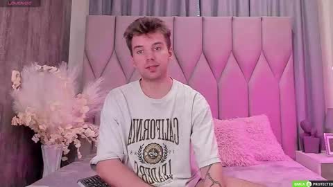 Snapshot of justin_reed chatting on September 22, 8:49 am Arthur online show from September 22, 8:49 am