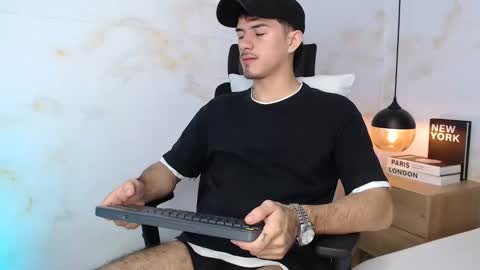 Justin online show from December 2, 7:53 pm