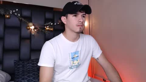 Justin online show from December 17, 7:31 pm