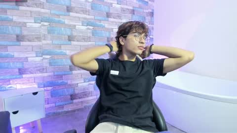  justin  online show from March 30, 11:33 am