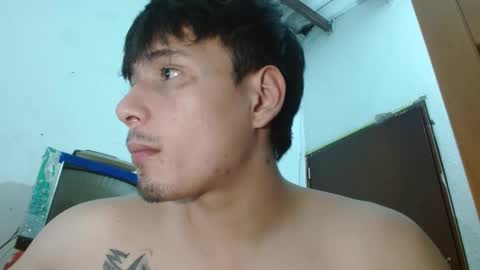 Snapshot of justin_taylor02 chatting on October 1, 10:49 pm justin_taylor02 online show from October 1, 10:49 pm