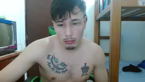 Snapshot of justin_taylor02 chatting on October 20, 5:57 pm justin_taylor02 online show from October 20, 5:57 pm