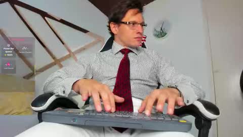 Snapshot of justin_valverde chatting on December 23, 2:53 am Justin online show from December 23, 2:53 am