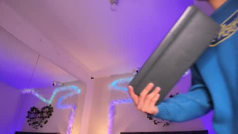 Justin online show from January 10, 11:23 am