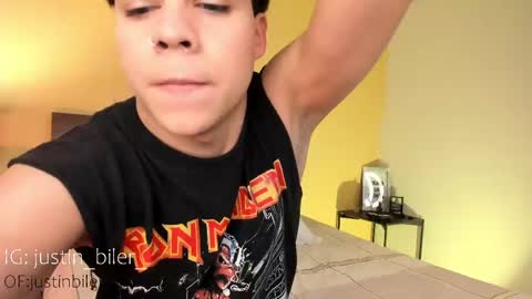 Snapshot of justinbiler chatting on March 3, 12:16 pm Justin online show from March 3, 12:16 pm