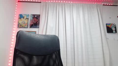 Snapshot of justine_ad chatting on December 5, 7:16 am Justine online show from December 5, 7:16 am