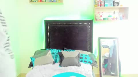 Snapshot of justine_ad chatting on November 11, 12:27 pm Justine online show from November 11, 12:27 pm