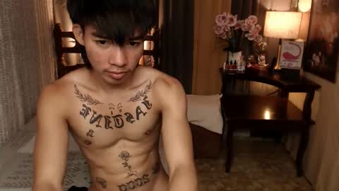 justine_hunk online show from December 9, 5:18 am