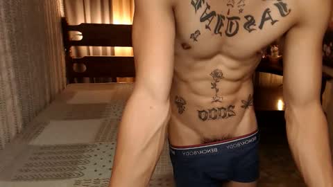 justine_hunk online show from December 19, 2:23 am