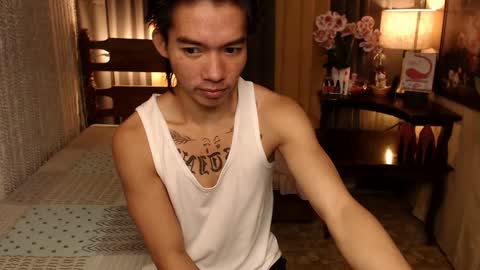 justine_hunk online show from December 22, 11:33 am