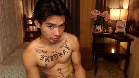 justine_hunk online show from December 24, 6:00 am