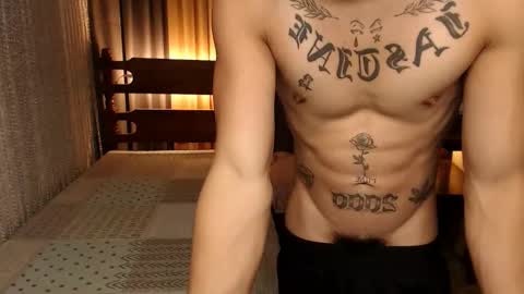 justine_hunk online show from January 14, 2:00 pm