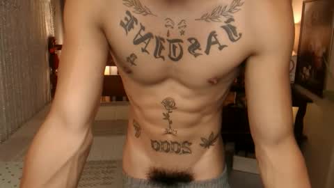 justine_hunk online show from November 10, 6:12 am