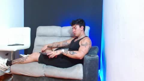 justinfuller_31 online show from March 25, 3:56 am