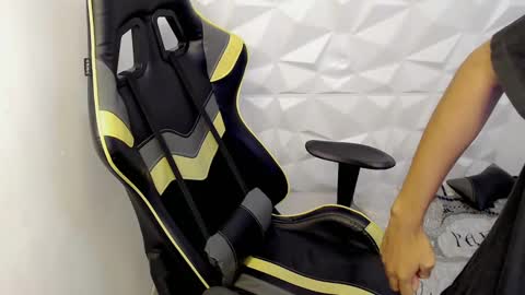 J U S T I N online show from February 20, 6:02 pm