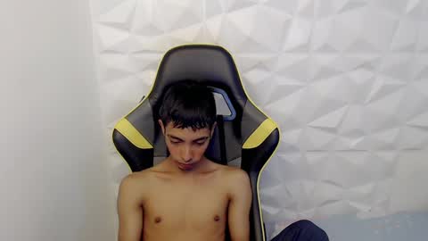 J U S T I N online show from February 26, 6:32 pm