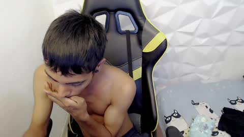 J U S T I N online show from February 26, 9:48 pm