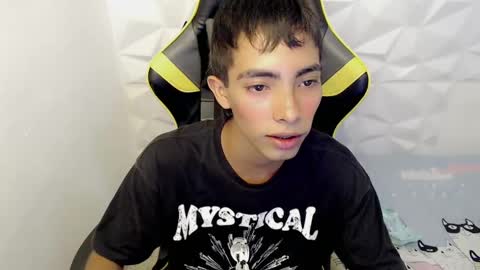 J U S T I N online show from March 6, 6:59 pm