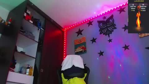 Snapshot of justinsc chatting on October 23, 10:41 pm Justinsc online show from October 23, 10:41 pm