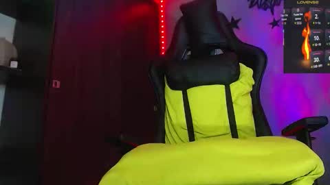 Snapshot of justinsc chatting on November 10, 11:15 pm Justinsc online show from November 10, 11:15 pm