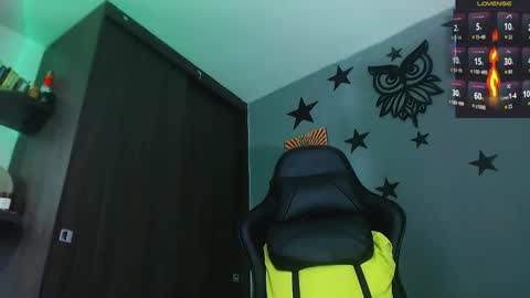 Snapshot of justinsc chatting on November 18, 10:03 pm Justinsc online show from November 18, 10:03 pm