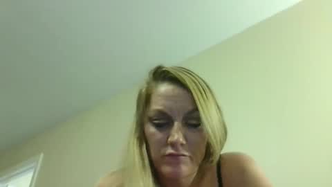 Snapshot of justjucijustice chatting on November 16, 10:32 am JustJuiciJustice online show from November 16, 10:32 am