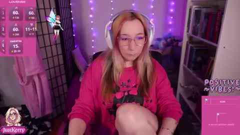 Snapshot of justkerryx chatting on October 24, 8:55 am Kerry online show from October 24, 8:55 am