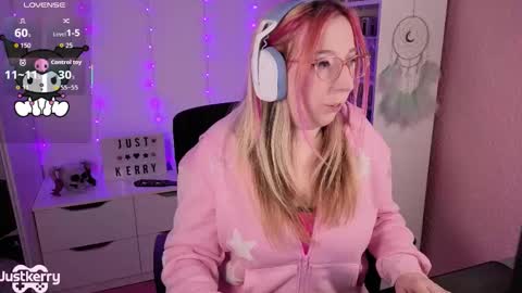 Snapshot of justkerryx chatting on November 13, 11:31 am Kerry online show from November 13, 11:31 am