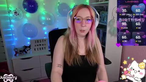 Snapshot of justkerryx chatting on November 17, 6:57 pm Kerry online show from November 17, 6:57 pm