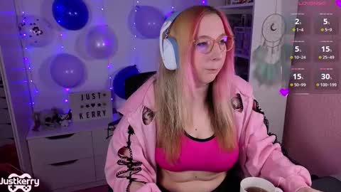 Snapshot of justkerryx chatting on November 18, 9:58 am Kerry online show from November 18, 9:58 am