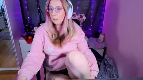 Snapshot of justkerryx chatting on December 15, 9:24 am Kerry online show from December 15, 9:24 am