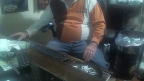 Snapshot of justmeohio chatting on October 19, 3:23 pm justmeohio online show from October 19, 3:23 pm