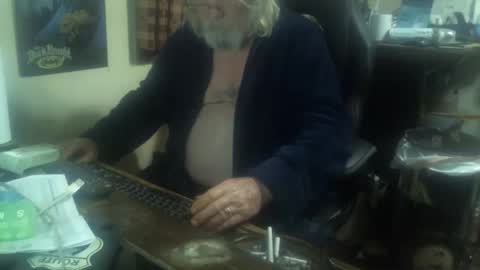 Snapshot of justmeohio chatting on October 27, 2:48 am justmeohio online show from October 27, 2:48 am