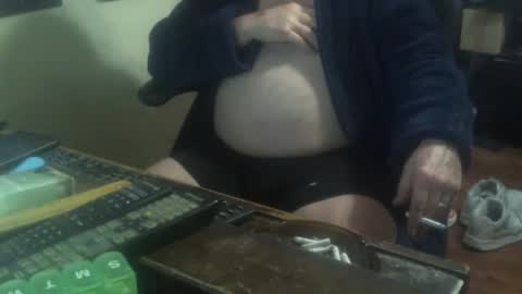 Snapshot of justmeohio chatting on December 20, 2:18 am justmeohio online show from December 20, 2:18 am