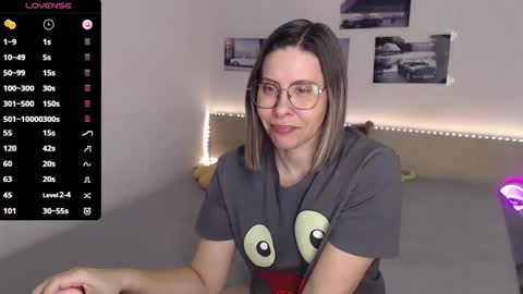 Julie online show from February 22, 5:08 am