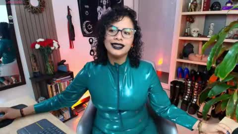 Snapshot of kaariyn_ chatting on November 9, 1:15 am Carym online show from November 9, 1:15 am