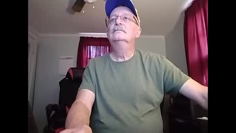 Snapshot of kabriggs136 chatting on December 5, 9:28 pm kabriggs136 online show from December 5, 9:28 pm