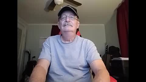 Snapshot of kabriggs136 chatting on December 13, 3:16 am kabriggs136 online show from December 13, 3:16 am