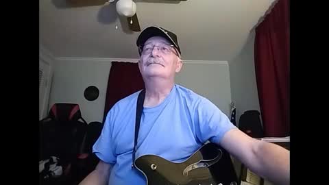 Snapshot of kabriggs136 chatting on February 20, 12:08 am kabriggs136 online show from February 20, 12:08 am