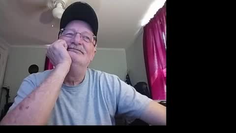 Snapshot of kabriggs136 chatting on October 1, 6:36 pm kabriggs136 online show from October 1, 6:36 pm