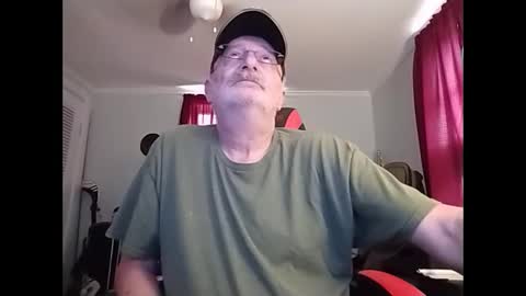 Snapshot of kabriggs136 chatting on October 6, 6:16 pm kabriggs136 online show from October 6, 6:16 pm