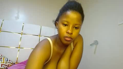Snapshot of kadime001 chatting on February 28, 9:25 am kadime online show from February 28, 9:25 am