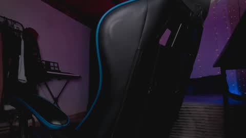 Kael Owens online show from November 9, 11:47 pm