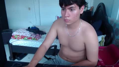 Snapshot of kafer_1022 chatting on November 26, 8:10 pm kafer online show from November 26, 8:10 pm