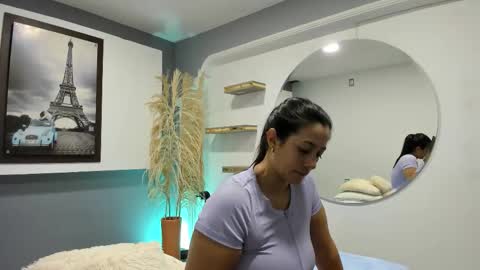 Snapshot of kagomme_h chatting on October 22, 9:31 am Antonella online show from October 22, 9:31 am