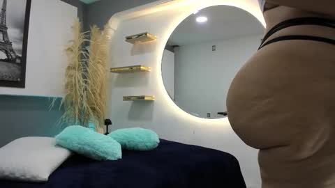 Snapshot of kagomme_h chatting on November 5, 4:45 am Antonella online show from November 5, 4:45 am