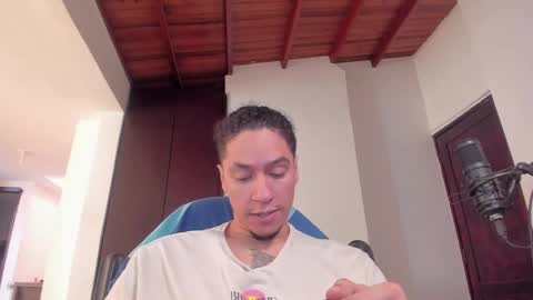 Snapshot of kai_herectix chatting on February 15, 6:12 pm kai_herectix online show from February 15, 6:12 pm