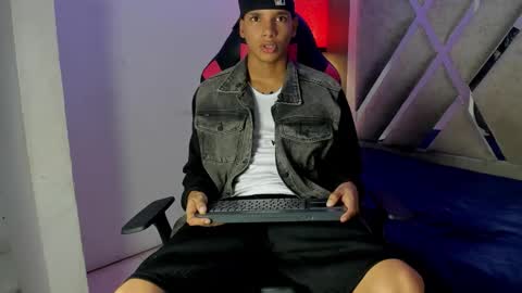 KAI online show from December 3, 3:25 am