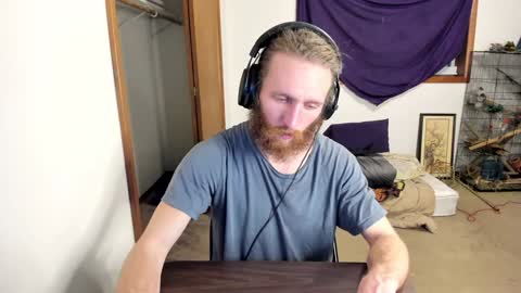 Snapshot of kaiku77 chatting on December 29, 7:39 am Kaiku77 online show from December 29, 7:39 am